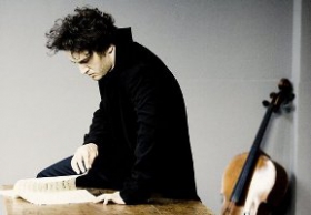 Jauniešu koris KAMĒR... un Nikolass Altštets