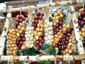 MIĶEĻDIENAS GADATIRGUS Doma laukumā